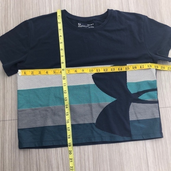 Under Armour short sleeve top Size Large - Picture 7 of 7
